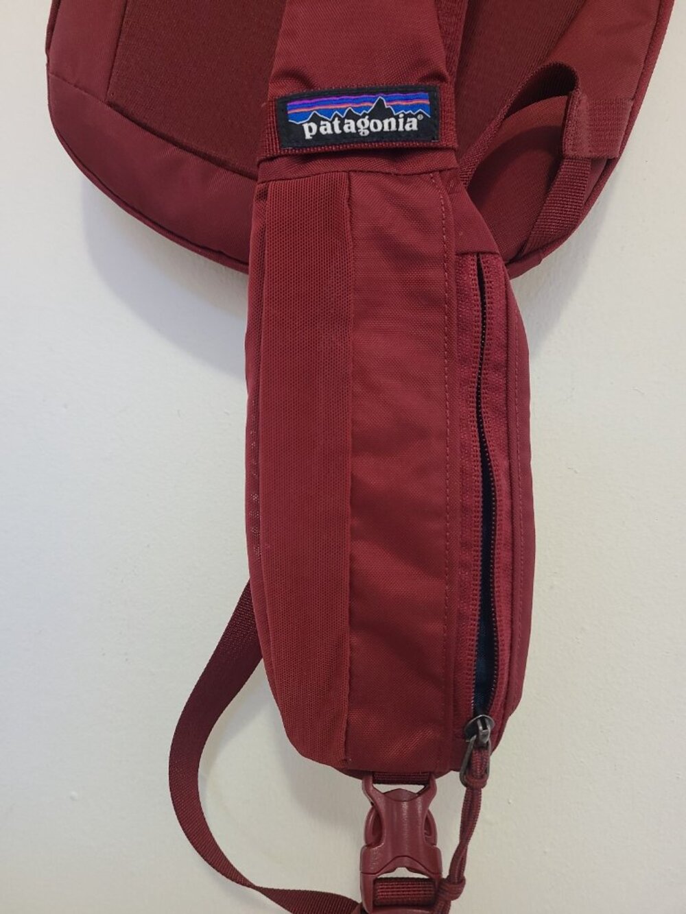 Patagonia Atom Sling 8L Bag Crossbody Hiking - Picture 4 of 7